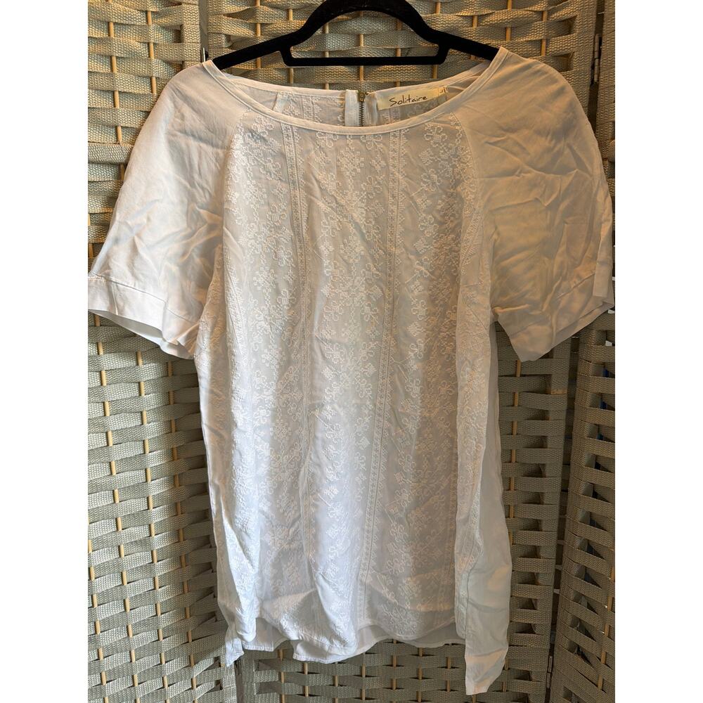 Solitaire Vertical Embroidery Short Sleeve Blouse White L Round Neckline Top